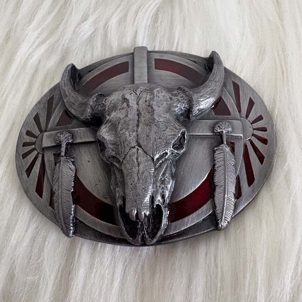 (107)Pewter Buckle with buffalo skull/ feathers design by Siskiyou Buckle Co